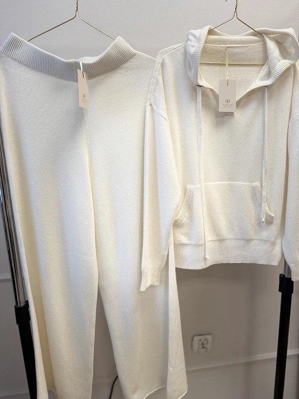 Bluza wełniana z kapturem merino